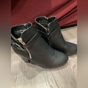 Ardene Block-Heel Booties w Zippers in Black, Size Women’s 7